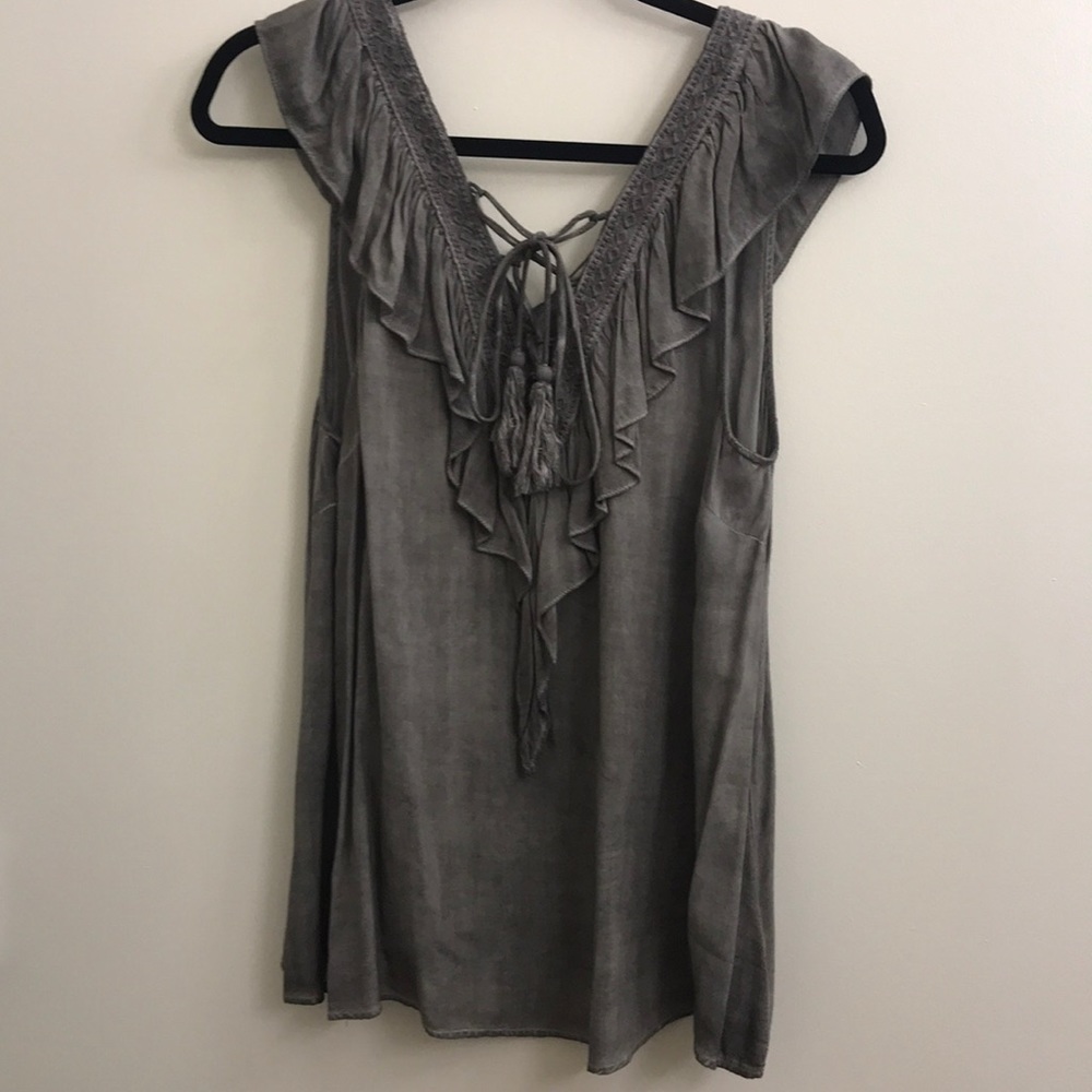 Gray top